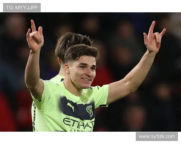 影锋角色解析：阿尔瓦雷斯如何连接中前场