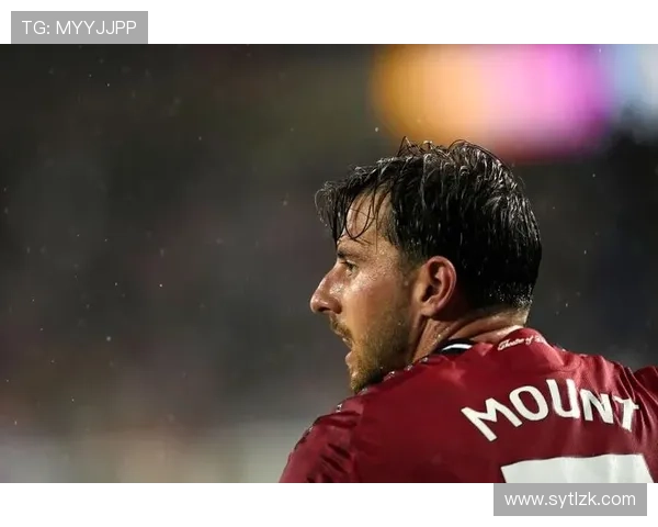 曼联边路到中路空间利用能力缺失,当前阶段问题表现对赛季走势形成制约